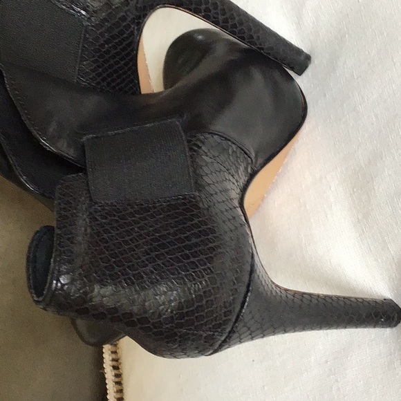 Vince Camuto shoe boots 👢 - Picture 4 of 7